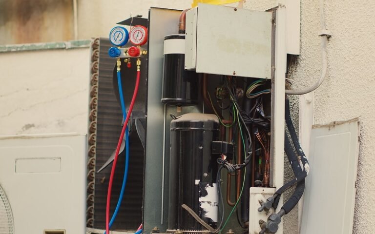 4 Warning Signs You Need Professional Aircon Repair in Singapore for an AC Condenser Leak Fix 4 Warning Signs You Need Professional Aircon Repair in Singapore for an AC Condenser Leak Fix